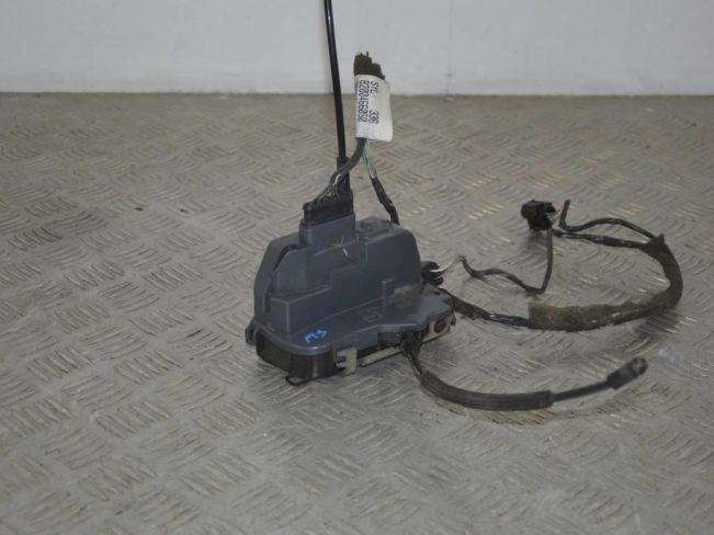 Замок двери задней правой Renault Scenic 2 (2003-2009)