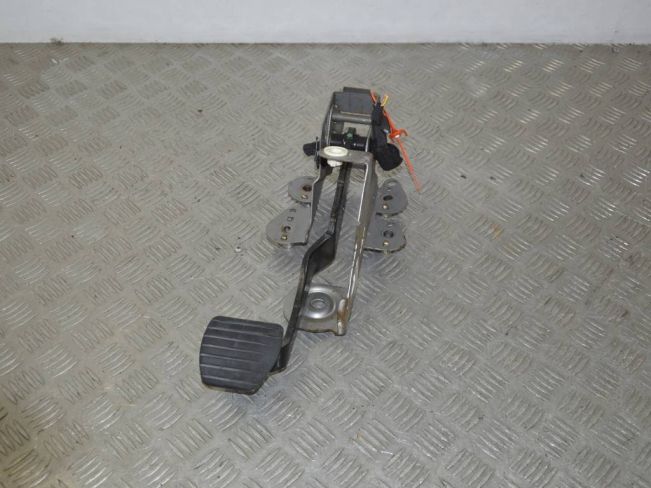 Педаль тормоза Renault Megane 3 (2009-2016)