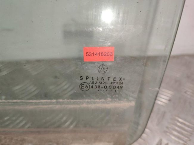 Стекло двери передней левой Chrysler Voyager (2001-2008)