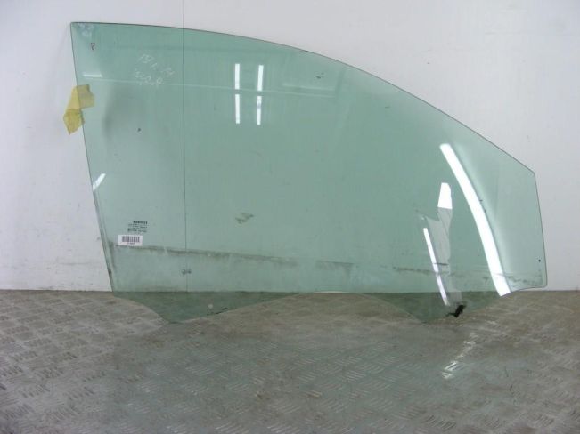 Стекло двери передней правой Renault Megane 2 (2002-2008)
