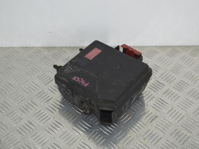 Короб предохранителей Renault Laguna 3 (2007-2015)