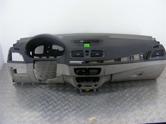 Панель передняя салона (торпедо) Renault Megane 3 (2009-2016)