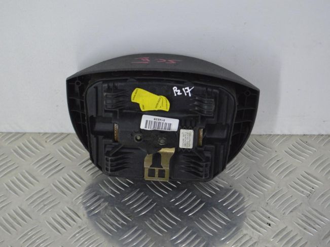 Подушка безопасности водителя Renault Scenic 2 (2003-2009)