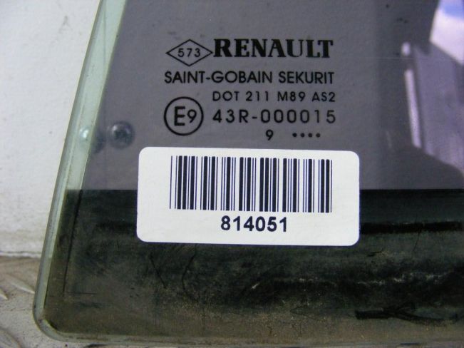 Форточка задняя левая Renault Megane 3 (2009-2016)