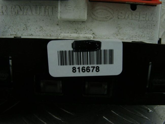 Часы Renault Laguna 2 (2001-2007)