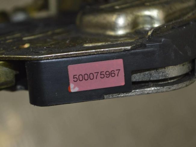 Замок двери передней правой Mercedes E W124
