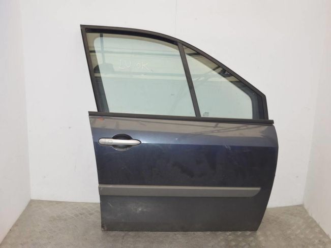 Дверь передняя правая Renault Scenic 2 (2003-2009)