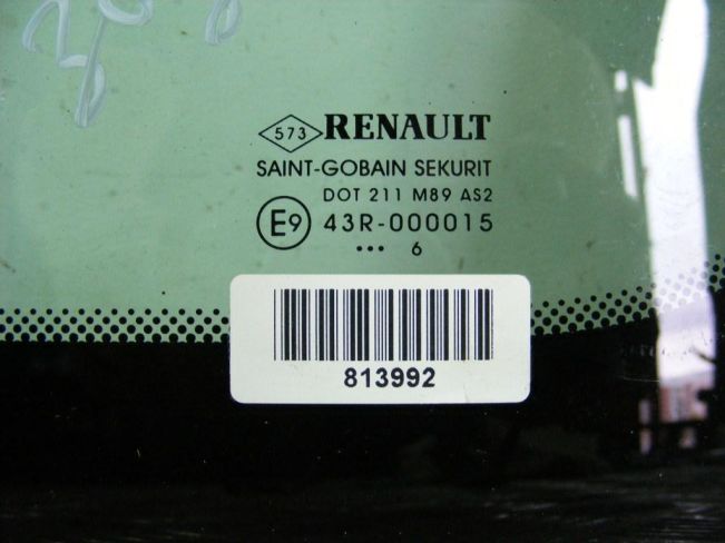 Стекло кузовное боковое правое Renault Megane 2 (2002-2008)