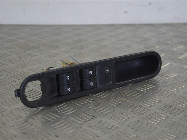 Блок управления стеклоподъемниками Renault Espace 4 (2003-2010)