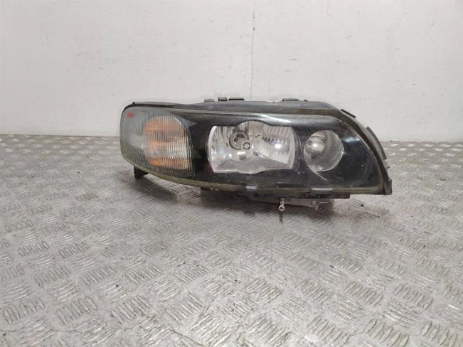Фара правая Volvo V70 (2000-2008)
