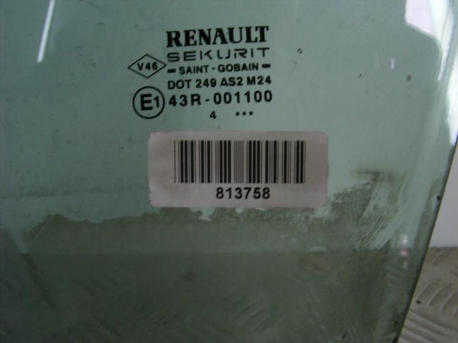 Стекло двери передней левой Renault Megane 2 (2002-2008)