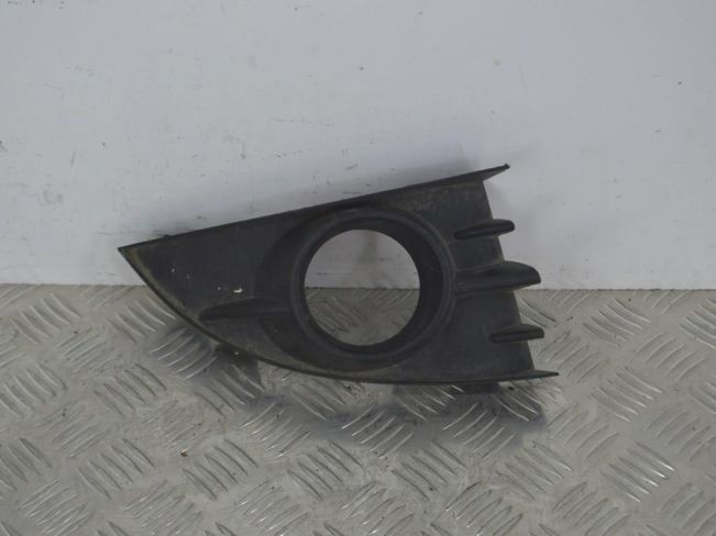 Рамка фары противотуманной правой Renault Scenic 2 (2003-2009)