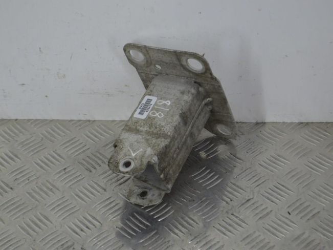 Усилитель бампера переднего Renault Scenic 2 (2003-2009)