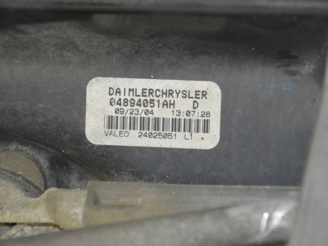 Механизм стеклоочистителя (трапеция дворников) Chrysler Voyager (2001-2008)