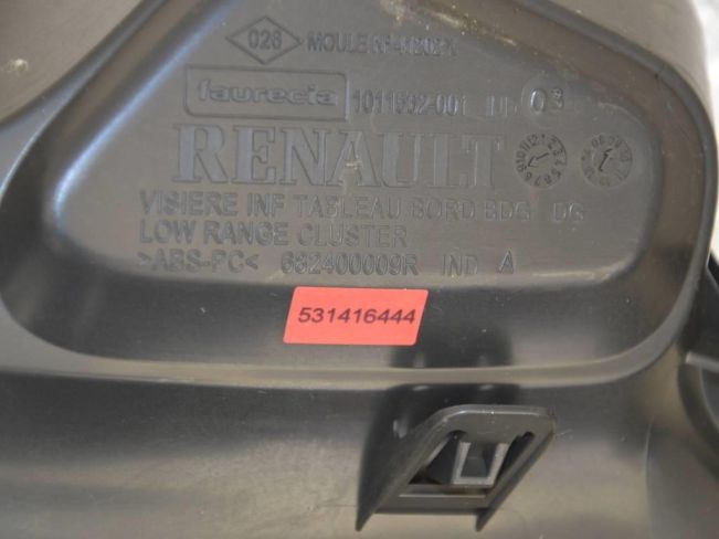 Накладка декоративная на торпедо Renault Scenic 3 (2008-2015)