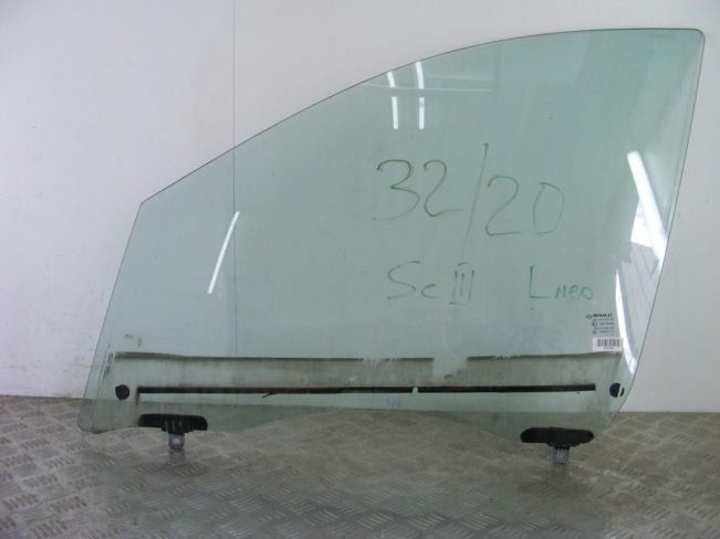 Стекло двери передней левой Renault Scenic 3 (2008-2015)