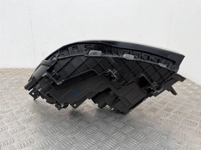 Фара правая Geely Emgrand (2021-2026)