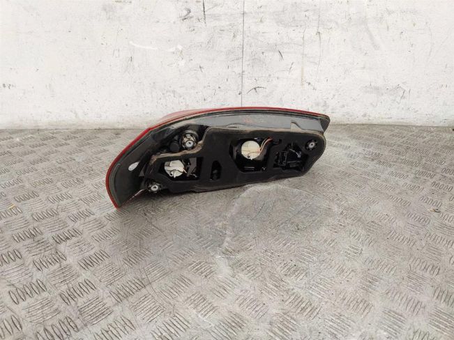 Фонарь задний правый Citroen C4 Picasso (2013-2019)