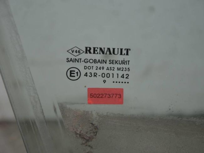 Стекло двери передней правой Renault Megane 3 (2009-2016)