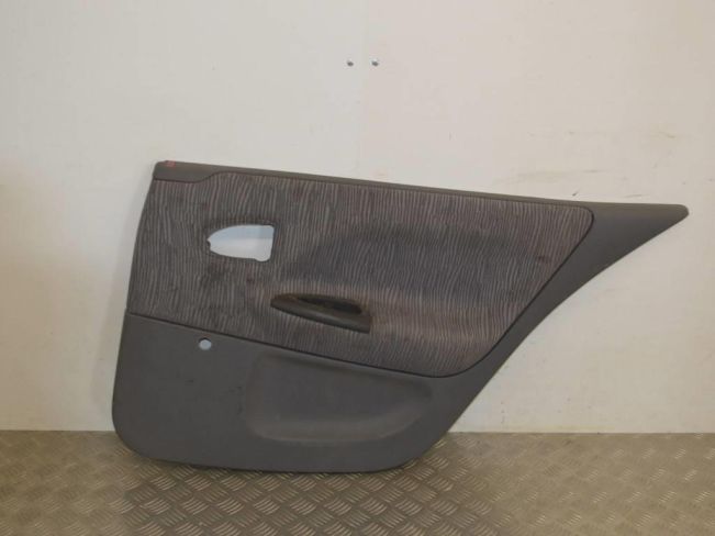Обшивка двери задней правой (дверная карта) Renault Megane 1 (1996-2002)