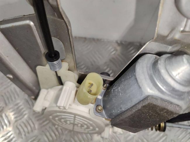 Стеклоподъемник электрический передний правый BMW 5 E39