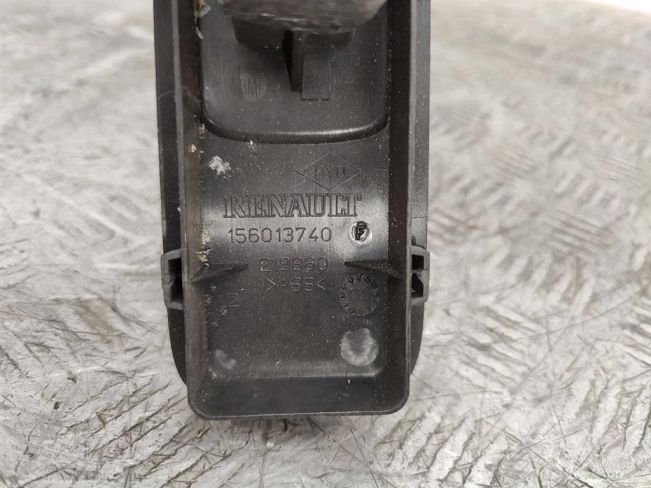 Кнопка стеклоподъемника переднего правого Renault Scenic 2 (2003-2009)