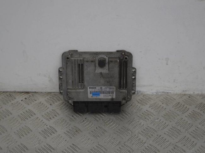 Блок управления двигателем Renault Scenic 2 (2003-2009)
