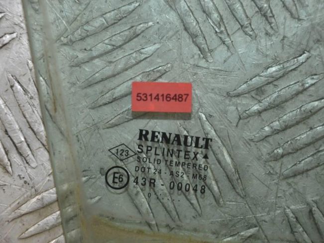 Стекло двери передней правой Renault Scenic 1 (1996-2003)