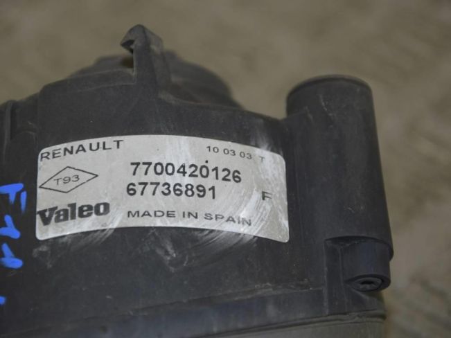 Фара противотуманная левая Renault Kangoo 1 (1997-2007)