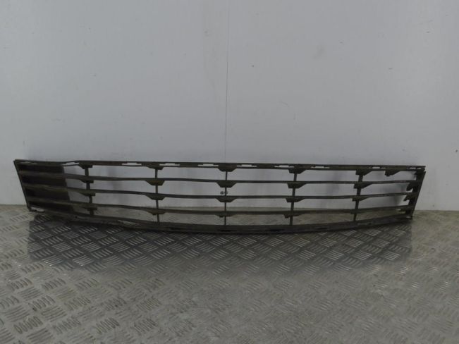 Заглушка (решетка) в бампер Renault Clio 3 (2005-2012)