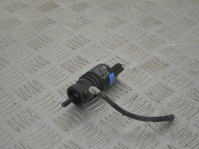 Насос (моторчик) омывателя стекла BMW X6 E71/E72