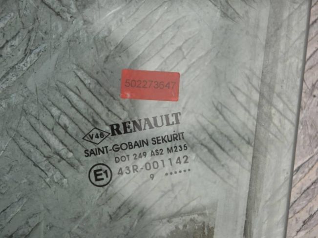 Стекло двери передней левой Renault Megane 3 (2009-2016)