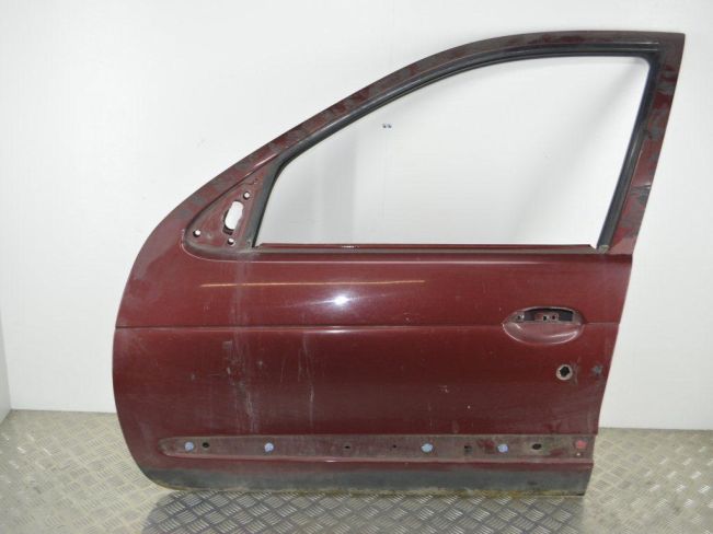 Дверь передняя левая Renault Megane 1 (1996-2002)