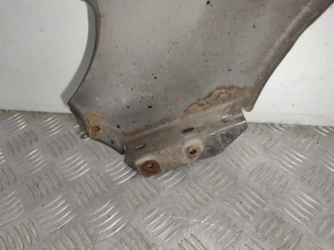Крыло переднее правое Chrysler Voyager (2001-2008)