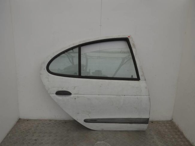 Дверь задняя правая Renault Megane 1 (1996-2002)