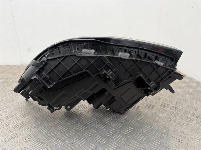 Фара правая Geely Emgrand (2021-2026)