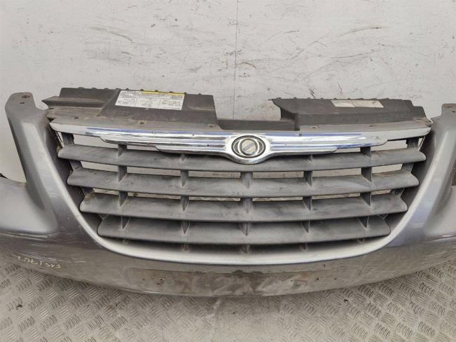 Бампер передний Chrysler Voyager (2001-2008)