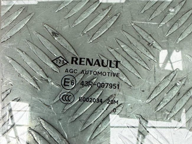 Стекло двери задней правой Renault Megane 4 (2016-2021)