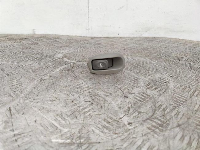 Кнопка стеклоподъемника переднего правого Renault Scenic 1 (1996-2003)