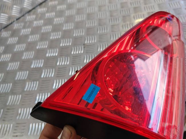 Фонарь крышки багажника левый Peugeot 607 (2000-2009)