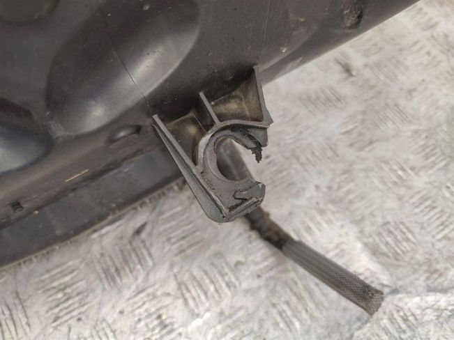 Корпус воздушного фильтра Citroen C4 Picasso (2013-2019)