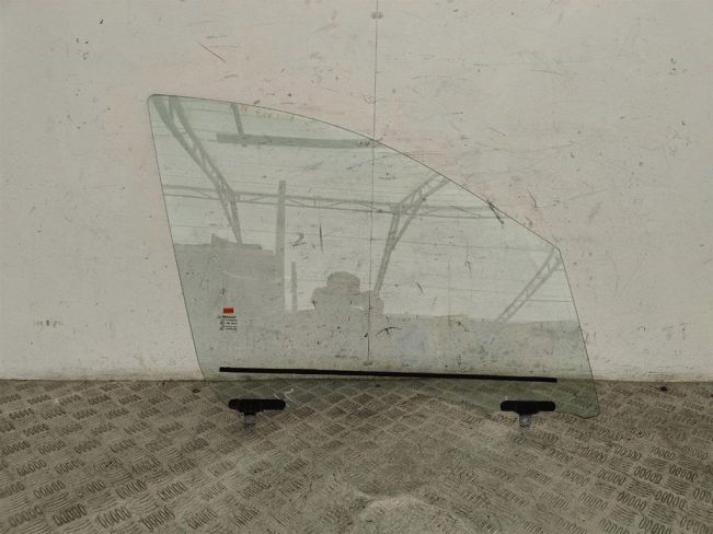 Стекло двери передней правой Renault Scenic 3 (2008-2015)