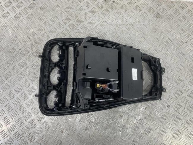 Консоль салона (кулисная часть) Mercedes GLC (2015-2023)