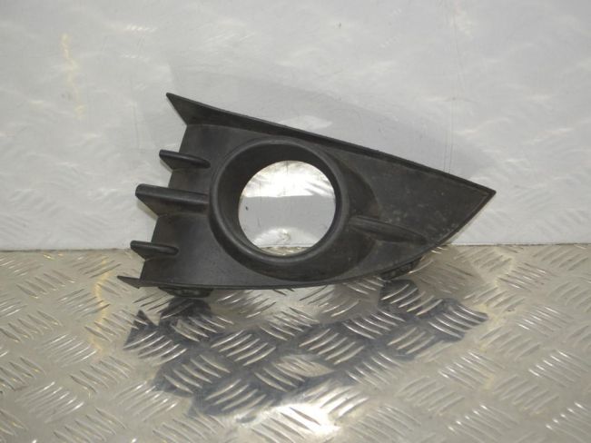 Рамка фары противотуманной левой Renault Scenic 2 (2003-2009)