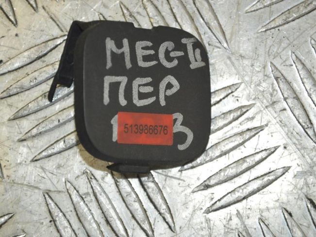 Заглушка (решетка) в бампер передний Renault Megane 2 (2002-2008)