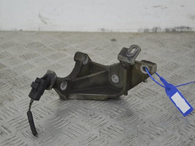Крепление ТНВД Renault Laguna 2 (2001-2007)