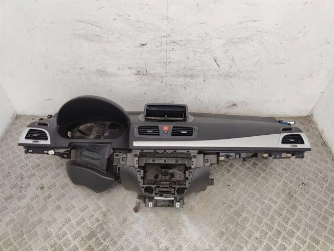 Панель передняя салона (торпедо) Renault Megane 3 (2009-2016)