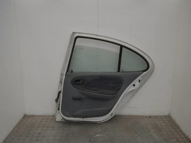 Дверь задняя правая Renault Megane 1 (1996-2002)