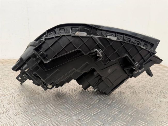 Фара правая Geely Emgrand (2021-2026)