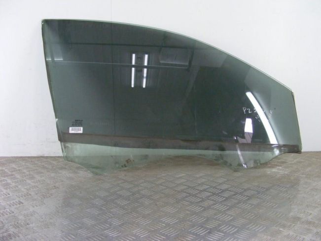 Стекло двери передней правой Renault Megane 2 (2002-2008)